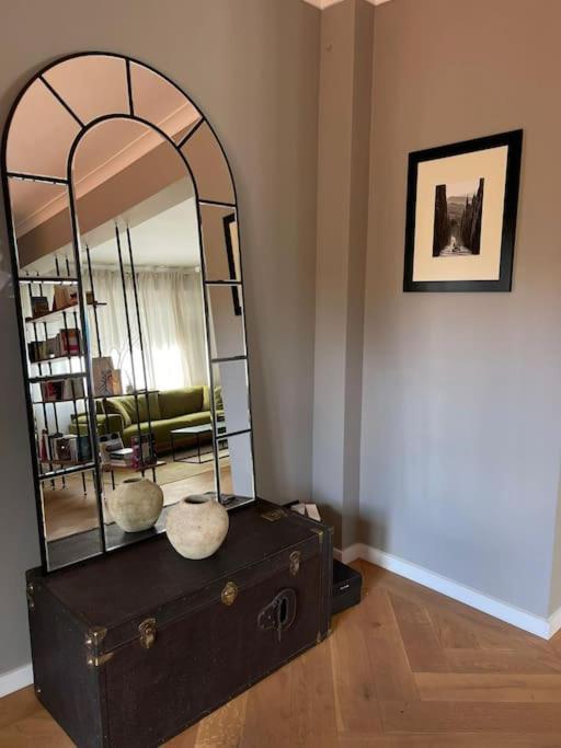 Stunning 1Bd Flat With 50M2 Terrace In The City Center Bukares Bagian luar foto