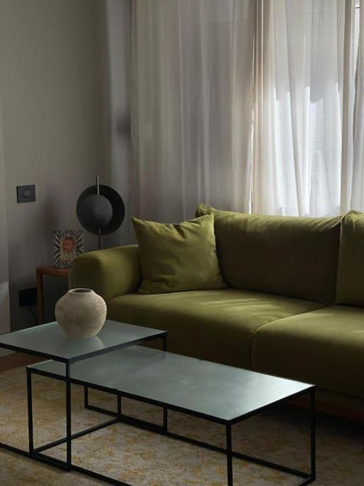 Stunning 1Bd Flat With 50M2 Terrace In The City Center Bukares Bagian luar foto